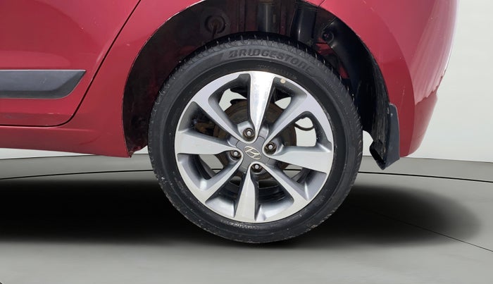 2015 Hyundai Elite i20 ASTA 1.4 CRDI (O), Diesel, Manual, 1,02,603 km, Left Rear Wheel