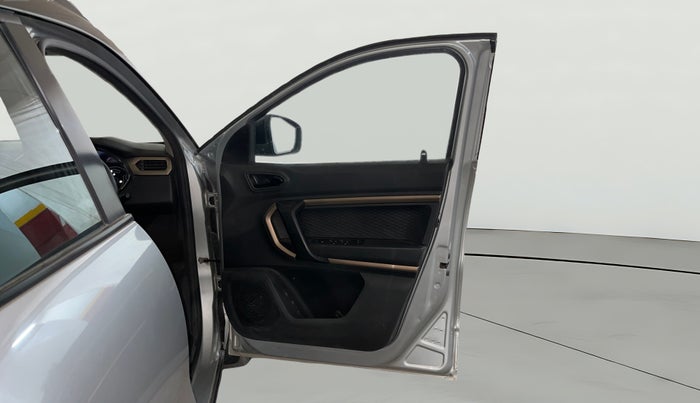 2021 Renault Kiger RXT AMT, Petrol, Automatic, 41,147 km, RHS Front Door