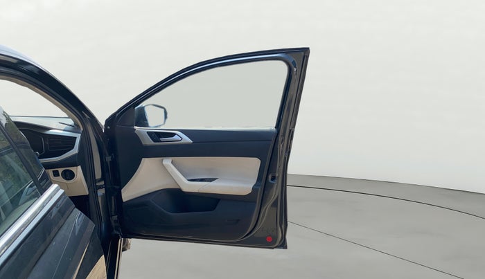 2023 Volkswagen VIRTUS TOPLINE TSI 1.0 MT, Petrol, Manual, 50,814 km, RHS Front Door