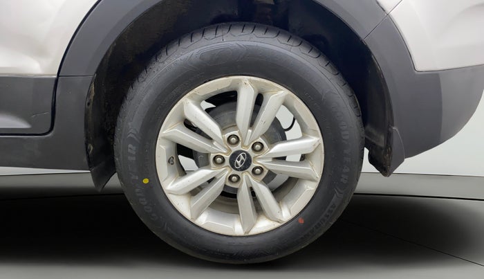 2016 Hyundai Creta SX PLUS 1.6 PETROL, Petrol, Manual, 1,05,128 km, Left Rear Wheel