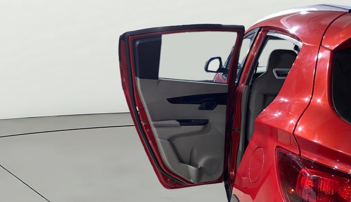 2016 Mahindra Kuv100 K6 PLUS 6 STR, Petrol, Manual, 71,388 km, LHS Rear Door