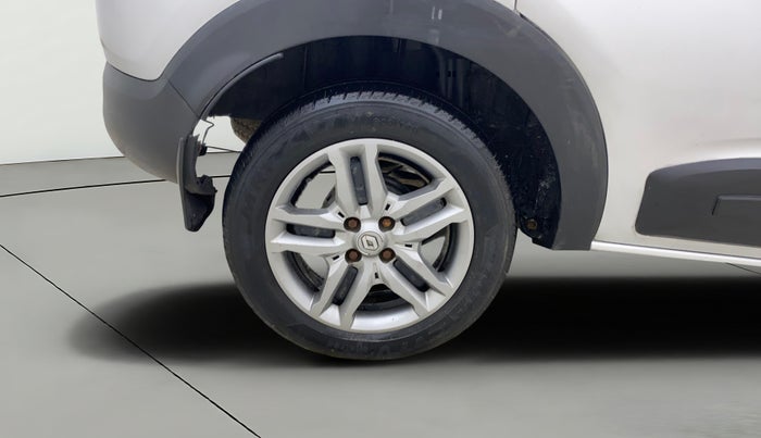 2020 Renault TRIBER RXZ, Petrol, Manual, 75,385 km, Right Rear Wheel