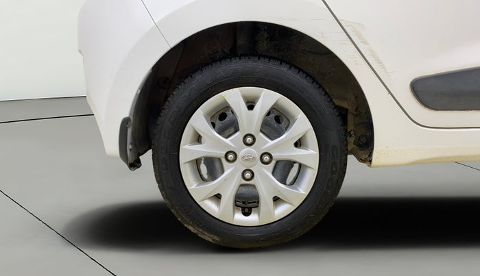 2016 Hyundai Grand i10 SPORTZ 1.2 KAPPA VTVT, Petrol, Manual, 56,646 km, Right Rear Wheel