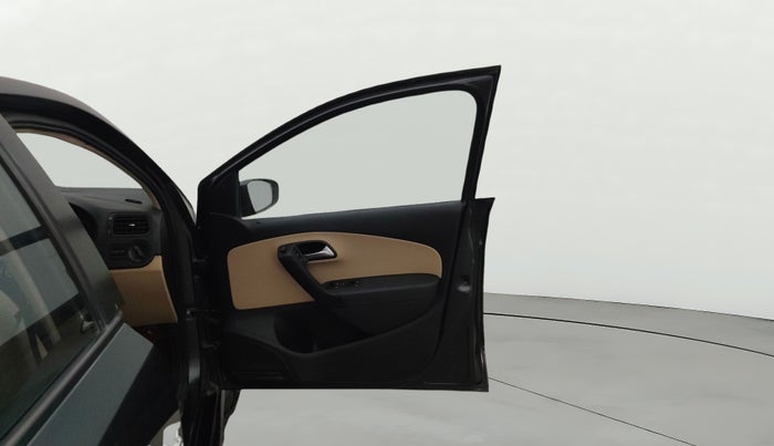 2016 Volkswagen Ameo COMFORTLINE 1.2L, Petrol, Manual, 77,841 km, RHS Front Door