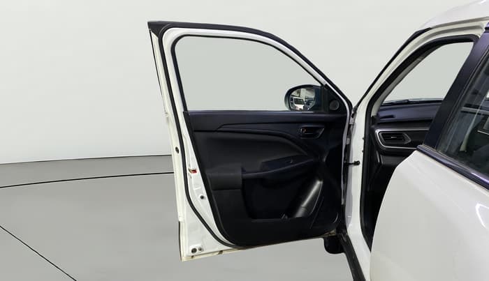 2023 Maruti BREZZA VXI, Petrol, Manual, 28,303 km, LHS Front Door