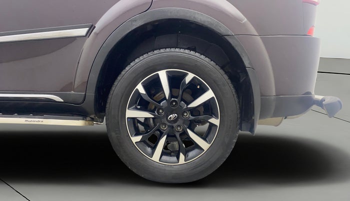 2018 Mahindra XUV500 W11 (O) AT, Diesel, Automatic, 24,675 km, Left Rear Wheel