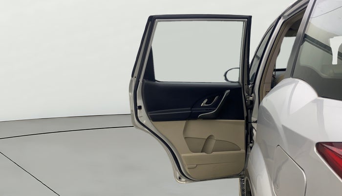 2017 Mahindra XUV500 W6 AT, Diesel, Automatic, 1,01,564 km, LHS Rear Door