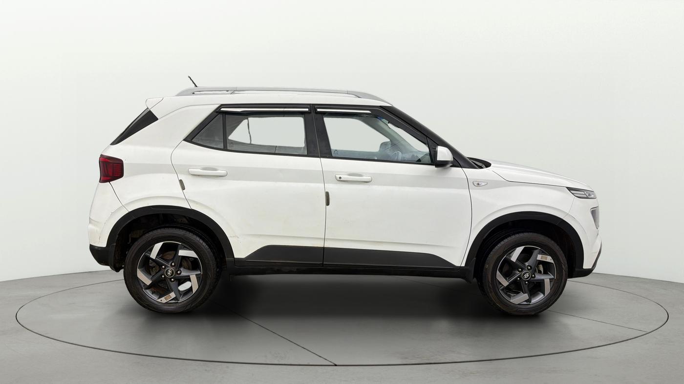 2021 Hyundai VENUE S 1.2, Petrol, Manual, 38,032 km, Right Side View