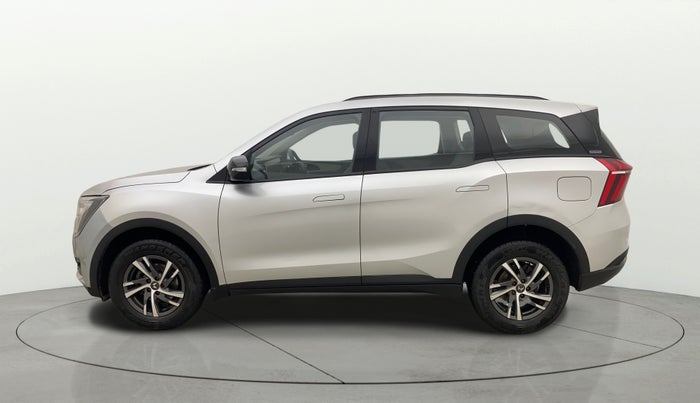 2022 Mahindra XUV700 AX 5 P AT 5 STR, Petrol, Automatic, 28,300 km, Left Side