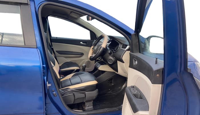 2021 Renault TRIBER RXZ AMT, Petrol, Automatic, 49,467 km, Right Side Front Door Cabin