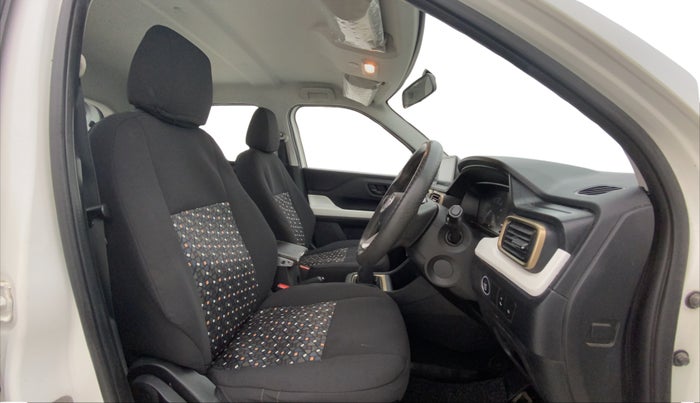 2022 Tata PUNCH ACCOMPLISHED MT, Petrol, Manual, 86,781 km, Right Side Front Door Cabin