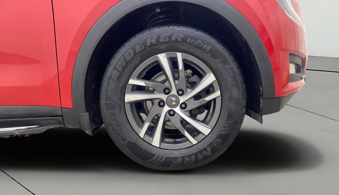 2023 Mahindra XUV700 AX 5 D MT 7 STR, Diesel, Manual, 39,064 km, Right Front Wheel