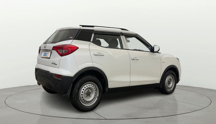 2023 Mahindra XUV300 W4 1.2 PETROL, Petrol, Manual, 35,728 km, Right Back Diagonal