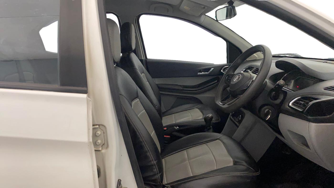 2020 Tata Tiago XZ PLUS PETROL, Petrol, Manual, 1,41,342 km, Right Side Front Door Cabin