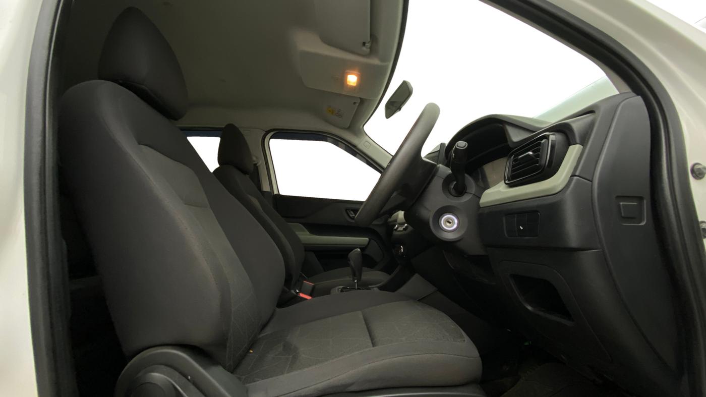 2023 Tata PUNCH ADVENTURE AMT, Petrol, Automatic, 26,554 km, Right Side Front Door Cabin