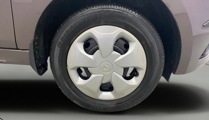 2017 Tata Tiago XT PETROL, Petrol, Manual, 26,993 km, Right Front Wheel