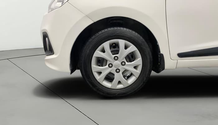 2016 Hyundai Grand i10 SPORTZ 1.2 KAPPA VTVT, Petrol, Manual, 1,31,613 km, Left Front Wheel