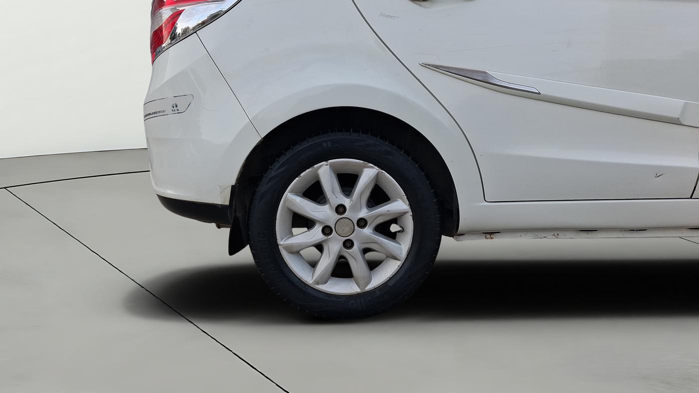 2016 Tata Zest XM PETROL, CNG, Manual, 97,394 km, Right Rear Wheel