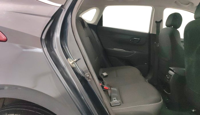 2021 Hyundai NEW I20 ASTA 1.2 AT, Petrol, Automatic, 68,742 km, Right Side Rear Door Cabin