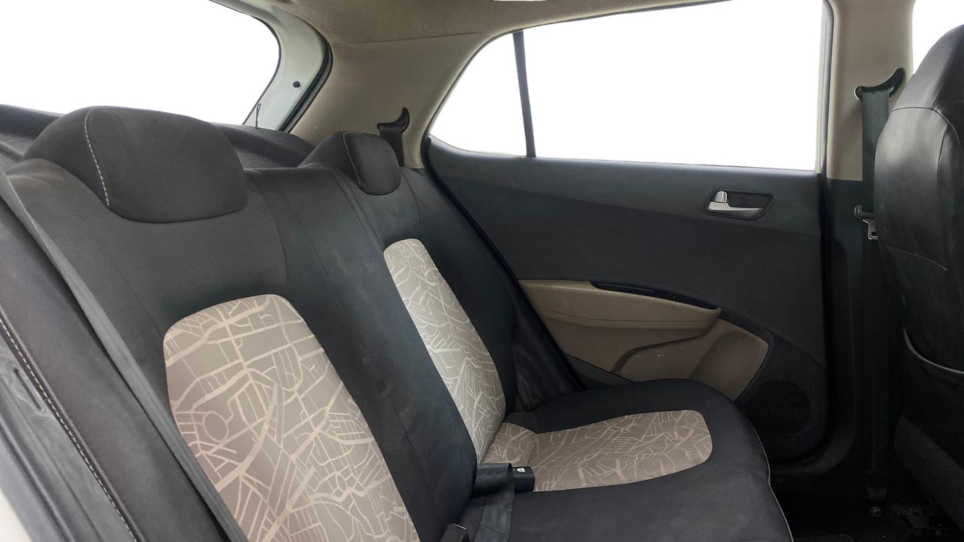 2013 Hyundai Grand i10 SPORTZ 1.2 KAPPA VTVT, Petrol, Manual, 45,242 km, Right Side Rear Door Cabin