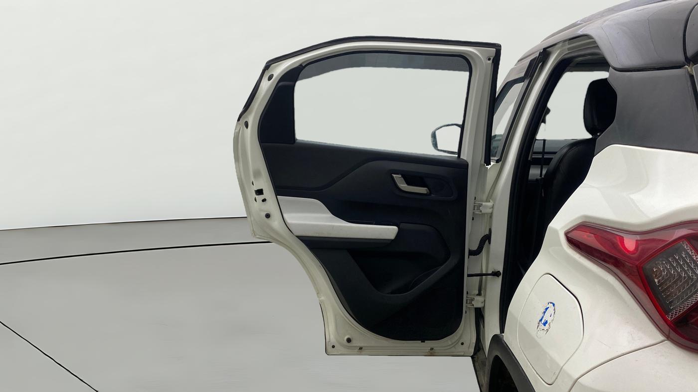 2023 Tata PUNCH Creative Dual Tone AMT Sunroof , Petrol, Automatic, 28,456 km, LHS Rear Door