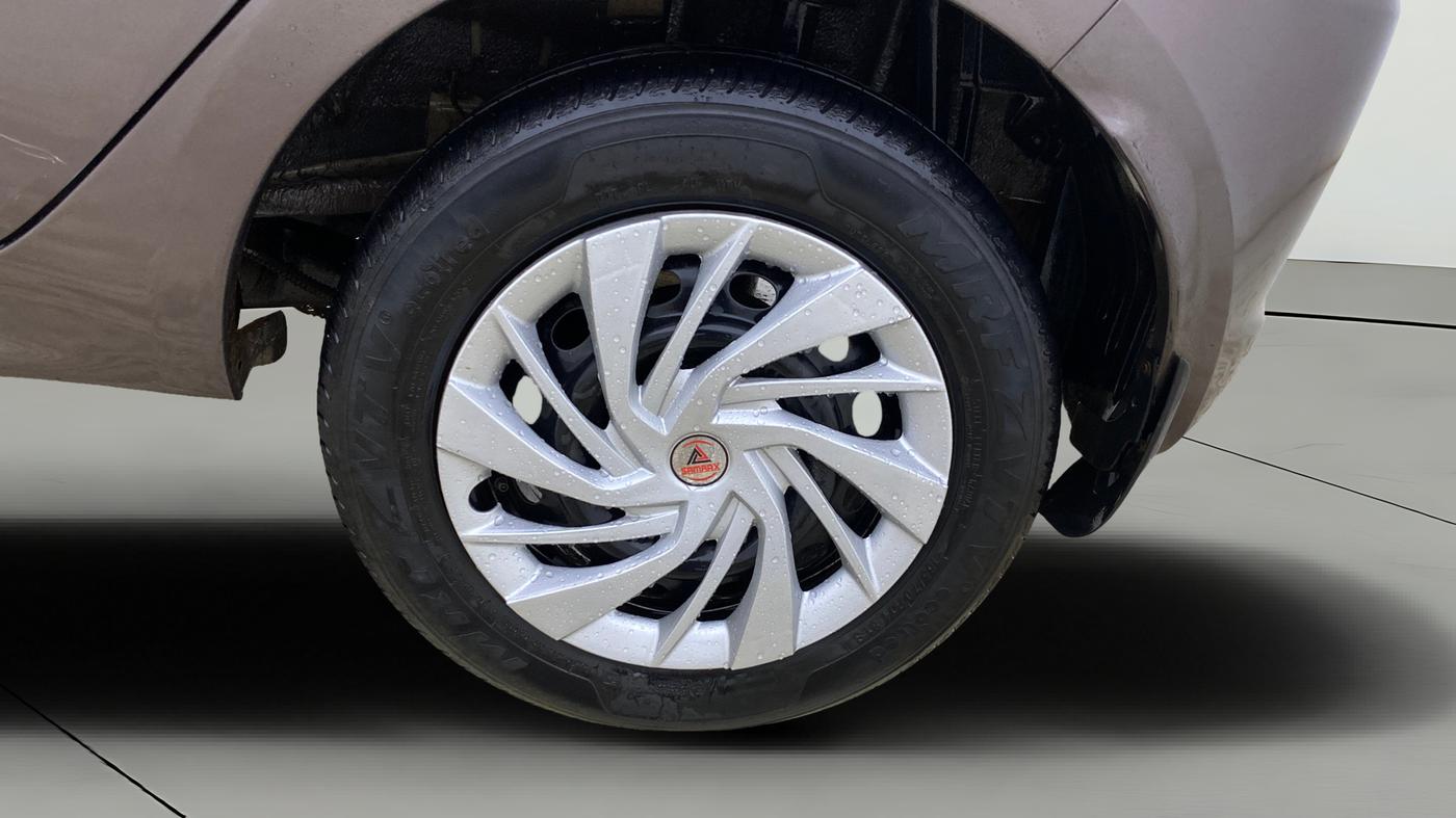 2017 Tata Tiago XT PETROL, Petrol, Manual, 87,134 km, Left Rear Wheel