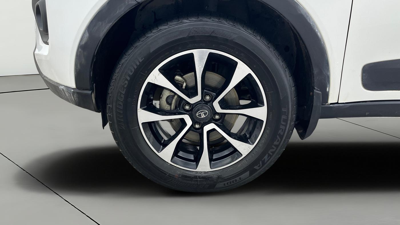 2021 Tata NEXON XZ PLUS PETROL DUAL TONE, Petrol, Manual, 38,282 km, Left Front Wheel