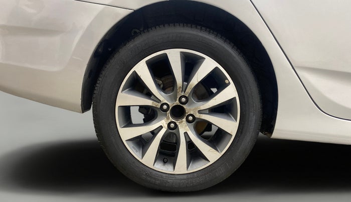 2013 Hyundai Verna FLUIDIC 1.6 VTVT SX, Petrol, Manual, 1,07,943 km, Right Rear Wheel