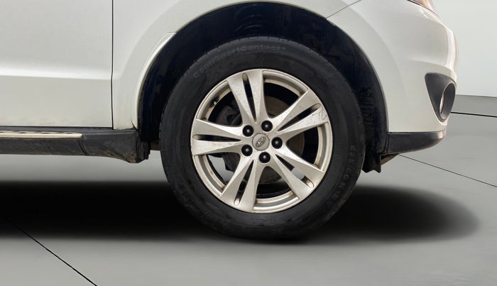 2013 Hyundai Santa Fe 4 WD AT, Diesel, Automatic, 1,22,204 km, Right Front Wheel