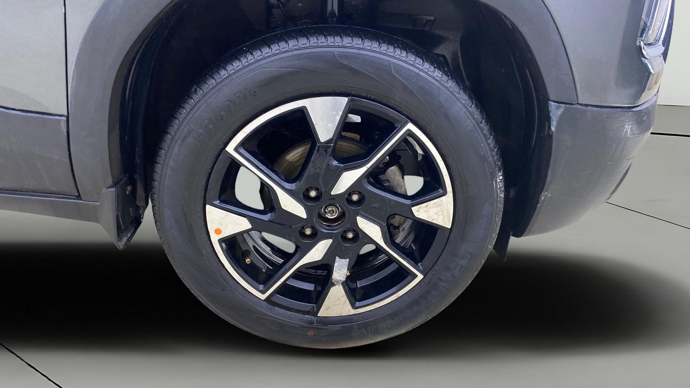 2023 Tata PUNCH ACCOMPLISHED DAZZLE SUNROOF CNG MT, CNG, Manual, 32,960 km, Right Front Wheel