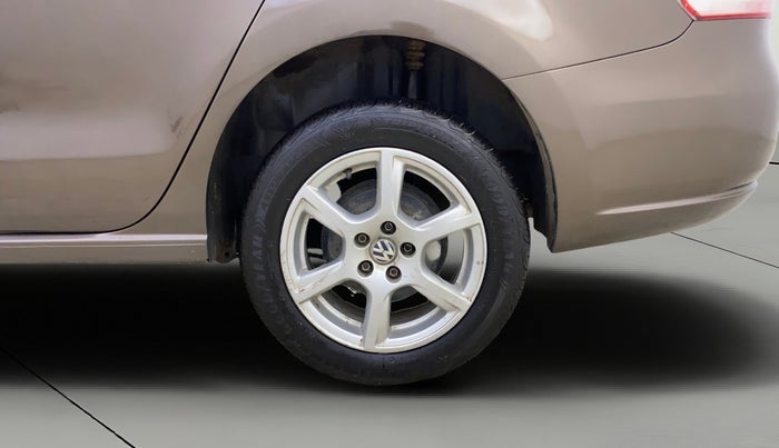 2015 Volkswagen Vento COMFORTLINE 1.6, Petrol, Manual, 1,08,963 km, Left Rear Wheel