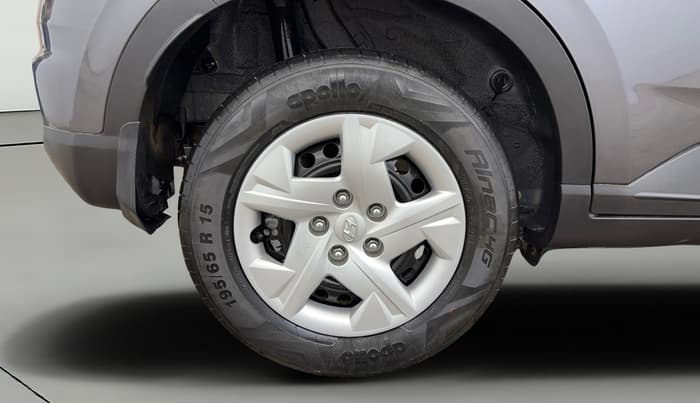 2021 Hyundai VENUE S 1.2, Petrol, Manual, 8,772 km, Right Rear Wheel
