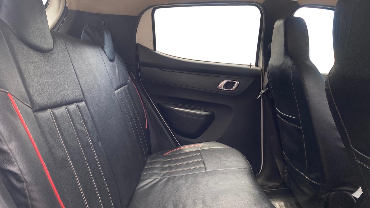 2019 Renault Kwid RXT 1.0 (O), Petrol, Manual, 67,065 km, Right Side Rear Door Cabin