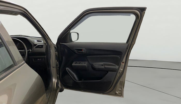 2021 Maruti Swift LXI, Petrol, Manual, 17,277 km, RHS Front Door