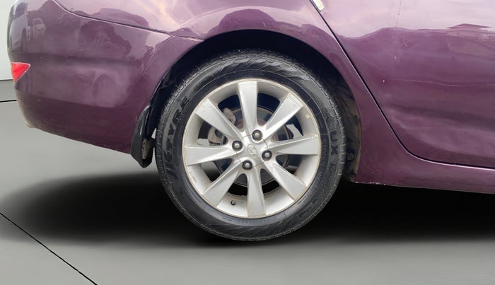 2013 Hyundai Verna FLUIDIC 1.6 VTVT SX OPT, Petrol, Manual, 99,222 km, Right Rear Wheel