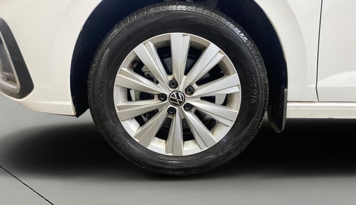 2024 Volkswagen VIRTUS HIGHLINE TSI 1.0 MT, Petrol, Manual, 6,662 km, Left Front Wheel