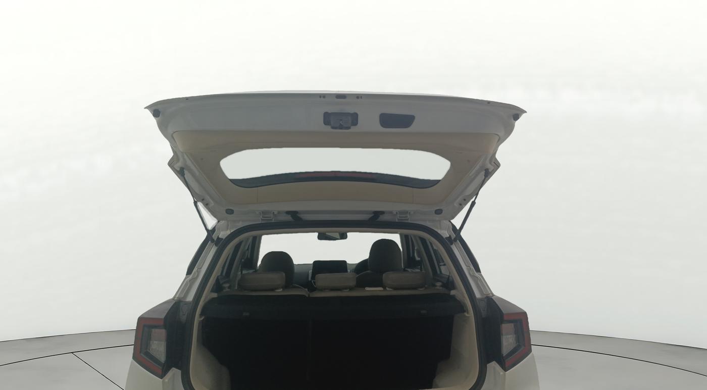 2024 Mahindra XUV 3XO AX7 1.5 Turbo Diesel Autoshift Plus, Diesel, Automatic, 22,805 km, Boot Door Open