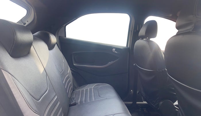 2018 Ford FREESTYLE TITANIUM 1.2 PETROL, Petrol, Manual, 68,864 km, Right Side Rear Door Cabin