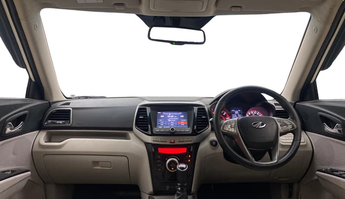 2021 Mahindra XUV300 W8 (O) 1.5 DIESEL, Diesel, Manual, 1,20,642 km, Dashboard