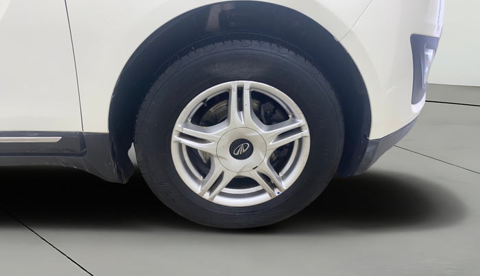 2018 Mahindra MARAZZO M6 8 STR, Diesel, Manual, 1,44,295 km, Right Front Wheel