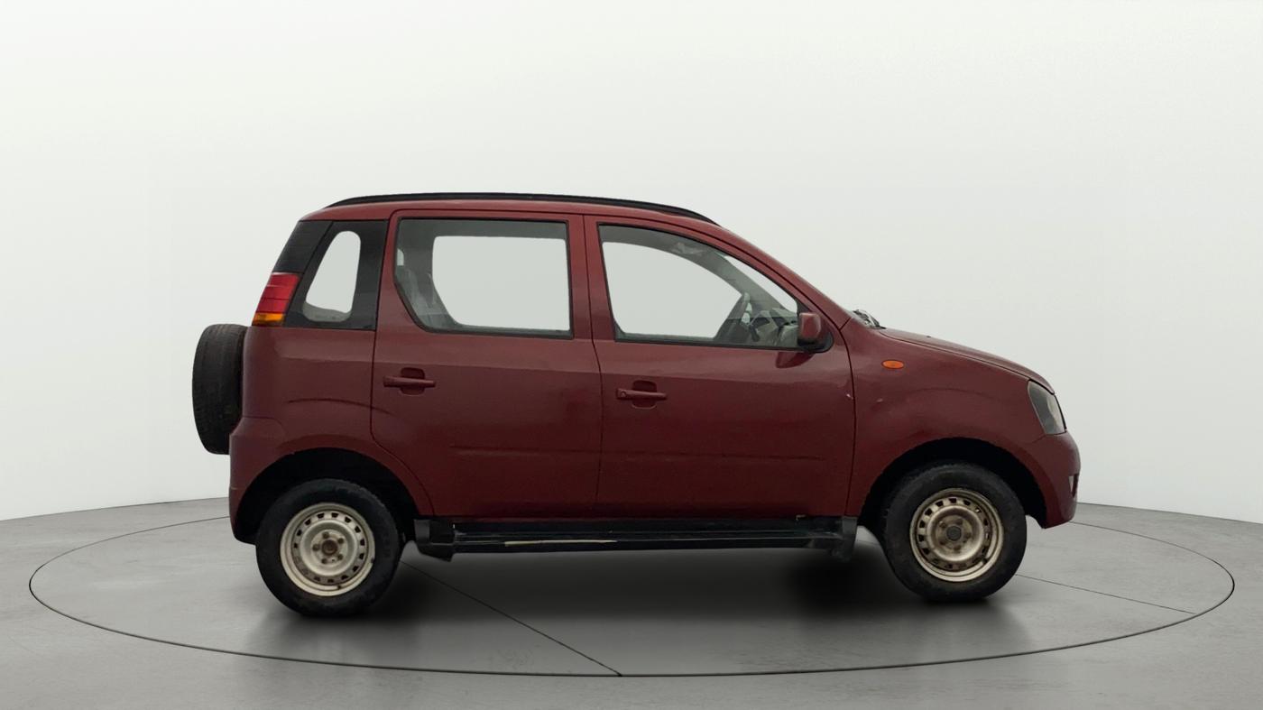 2014 Mahindra Quanto C4, Diesel, Manual, 47,277 km, Right Side View