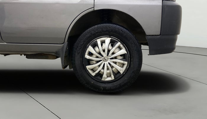 2019 Maruti Eeco 7 STR, Petrol, Manual, 30,955 km, Right Front Wheel