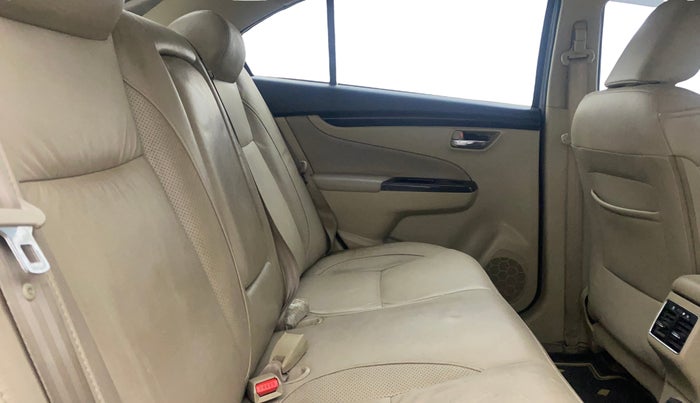 2017 Maruti Ciaz ZXI+, Petrol, Manual, 75,373 km, Right Side Rear Door Cabin