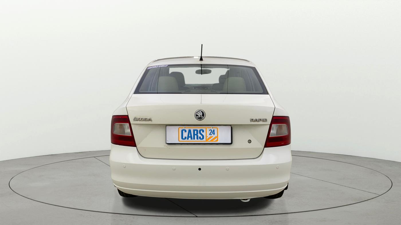 2014 Skoda Rapid AMBITION 1.6 MPI MT, Petrol, Manual, 39,036 km, Back/Rear