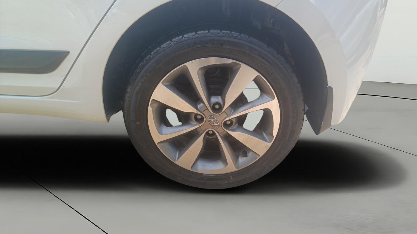 2015 Hyundai Elite i20 ASTA 1.2, Petrol, Manual, 50,385 km, Left Rear Wheel