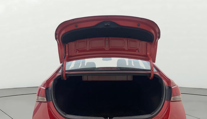 2017 Hyundai Verna 1.6 VTVT SX, Petrol, Manual, 71,946 km, Boot Door Open