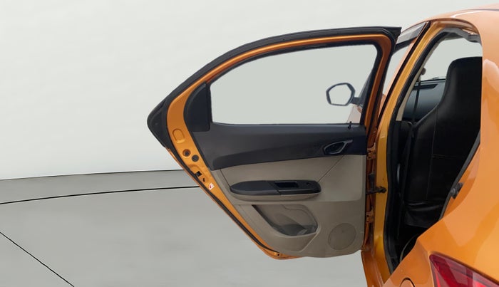 2017 Tata Tiago XT PETROL, CNG, Manual, 46,328 km, LHS Rear Door