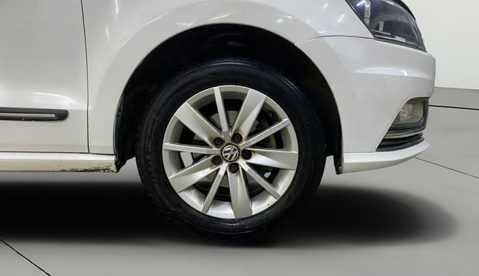 2017 Volkswagen Ameo HIGHLINE1.2L, Petrol, Manual, 53,598 km, Right Front Wheel