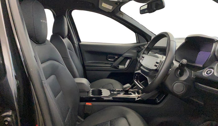 2023 Tata Harrier FEARLESS PLUS DARK EDITION AT, Diesel, Automatic, 42,098 km, Right Side Front Door Cabin