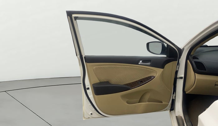 2015 Hyundai Verna FLUIDIC 4S 1.6 VTVT S, Petrol, Manual, 70,903 km, LHS Front Door